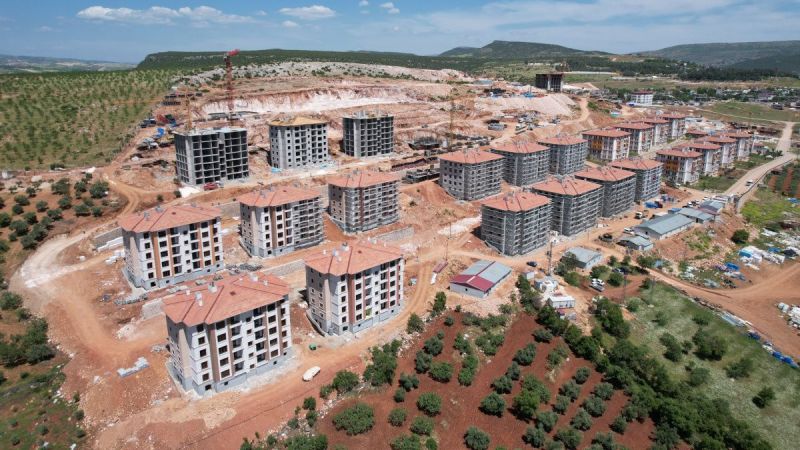 Depremzedelerin konutları hızla yükseliyor