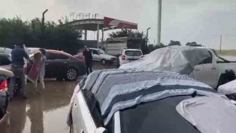 Ceviz büyüklüğünde dolu yağdı