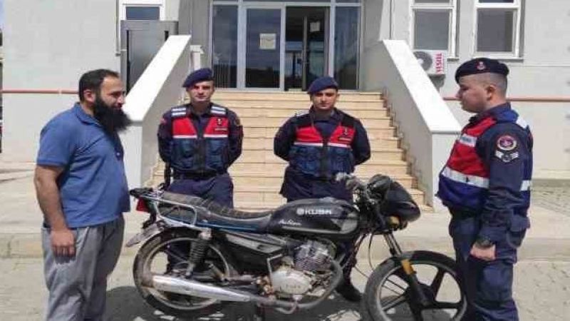Çalınan motosiklet bulunarak sahibine teslim edildi