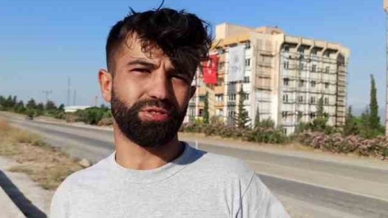 Aracın sıkıştırdığı motor devrildi: 2 yaralı