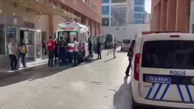 Silahlı kavgada başından vurulan genç öldü