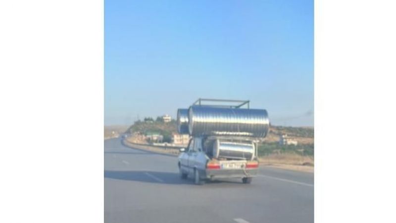 Nakliye kamyonu gibi otomobil