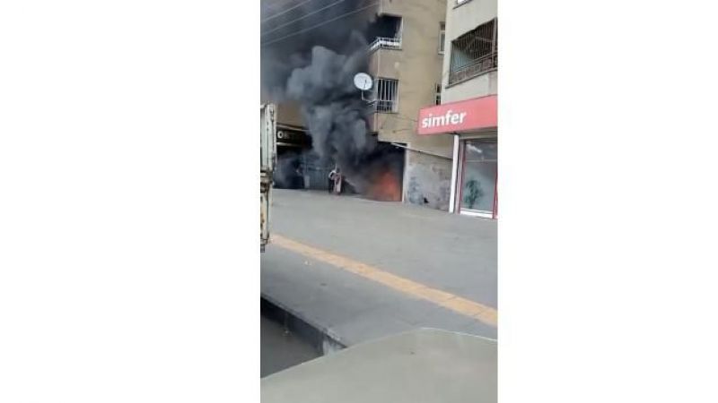 Motosiklet dükkanı cayır cayır yandı