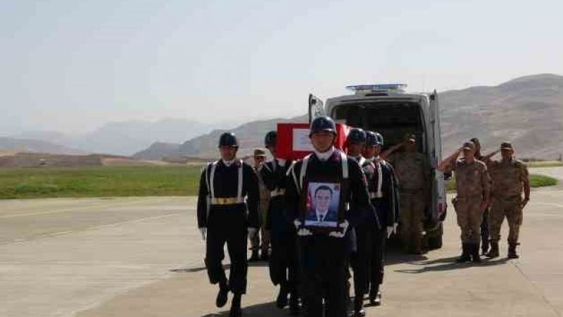 Siirt şehidinin naaşı düzenlenen törenle memleketi Çanakkale'ye uğurlandı