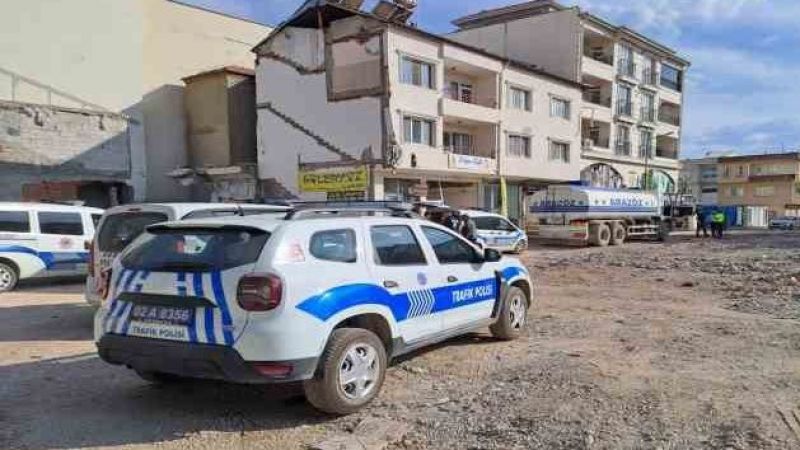 Kamyonun çarptığı kadın hayatını kaybetti