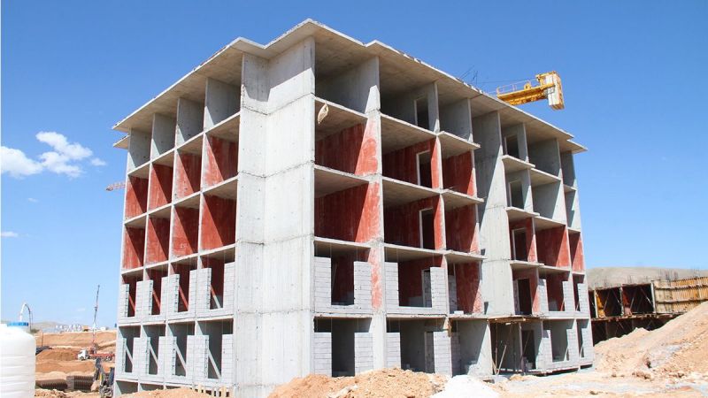 Depremzedeler için yapılan TOKİ konutunun ilk bloğu tamamlandı