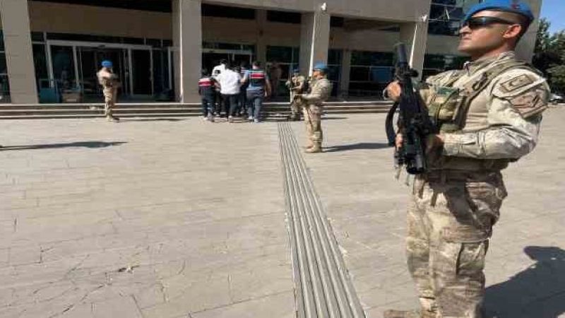 Sınır Kapısı'nda rüşvet operasyonu: 10 gözaltı