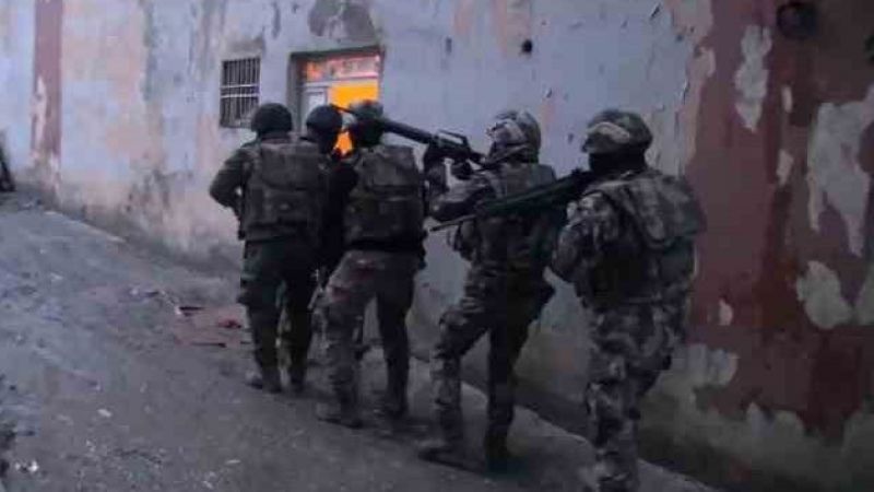 7 ilde 'çukur-barikat' terör operasyonu: 15 kişi tutuklandı,