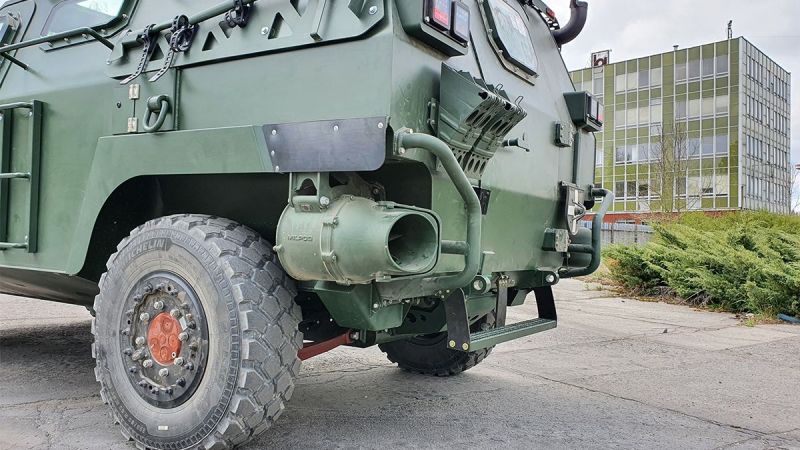 Yerli üretim sevk sistemleri ile zırhlı askeri kara araçları suda da engel tanımıyor