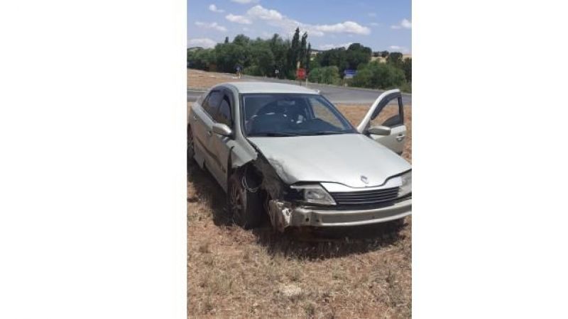 İki otomobil çarpıştı: 2 yaralı