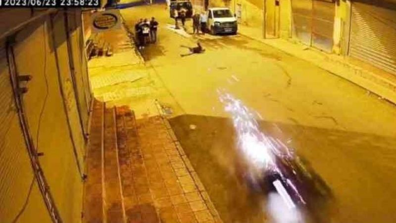 Motosiklet sürücüsü yayaya çarptı: 2 yaralı