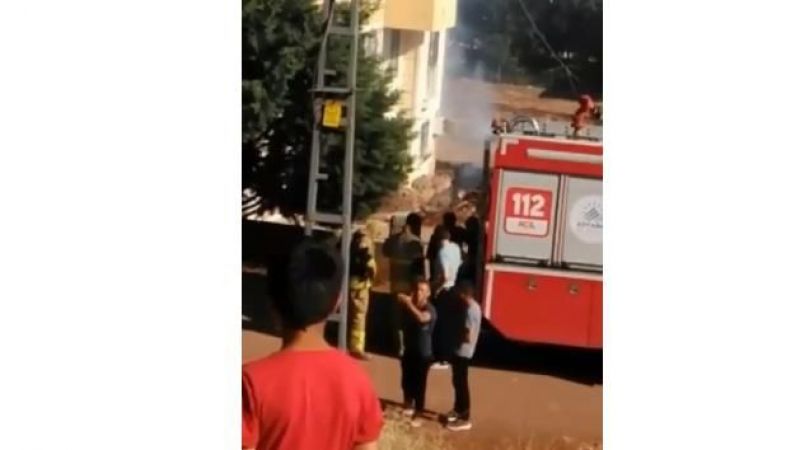 Patlayan elektrik hattında çıkan yangın paniğe neden oldu