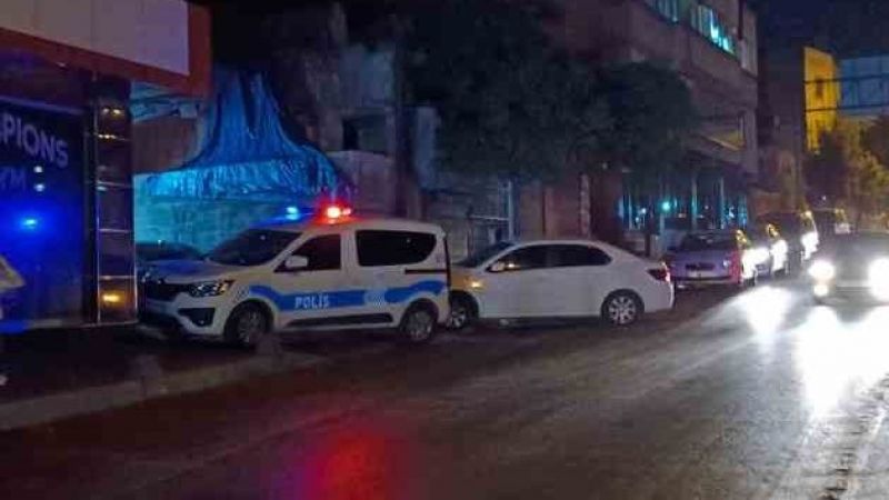Kavgaya müdahale etmek isteyen polis memuru pompalıyla vurularak yaralandı