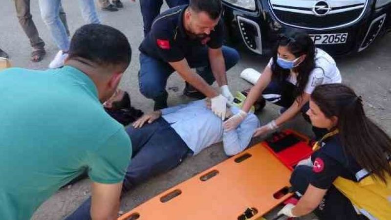 Aniden dönen otomobil kazaya neden oldu: 2 yaralı