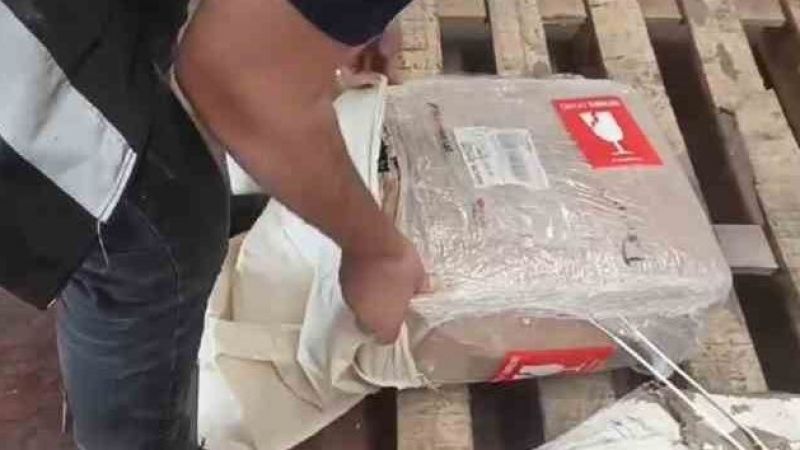 Kargo paketinden 80 litre sahte alkol çıktı