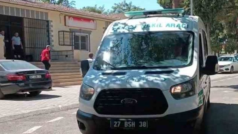 Bayram ziyareti sonrası bıçaklı saldırıya uğrayan 3 çocuk babası kurtarılamadı