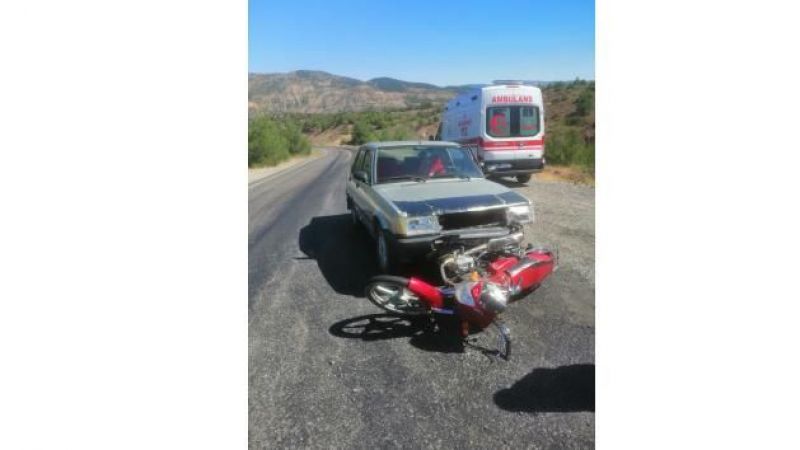 Otomobil ile motosiklet çarpıştı: 2 yaralı