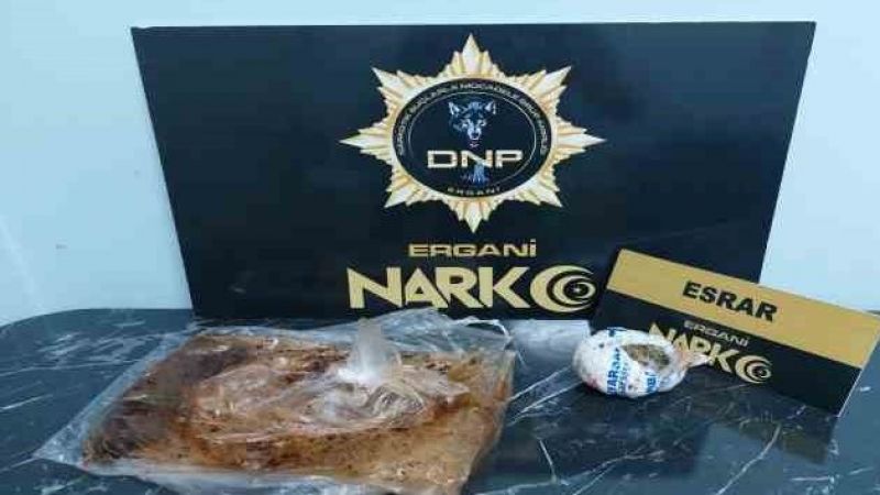 Baharat poşeti içine uyuşturucu sakladılar