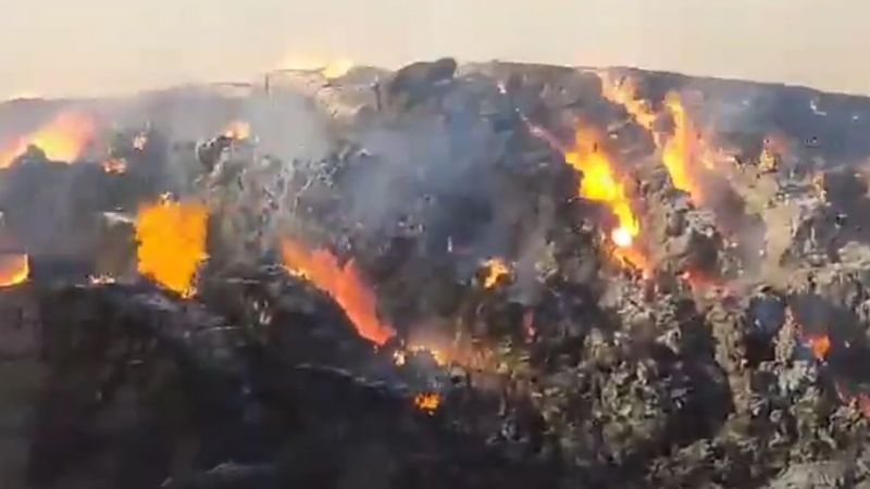 6 ton saman balyası alevlere teslim oldu