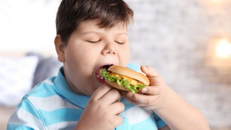 Anne babası obez olan çocuk yüzde 90 obez oluyor