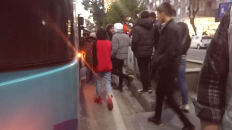 Urfa'da Belediye otobüsü yayaya çarptı