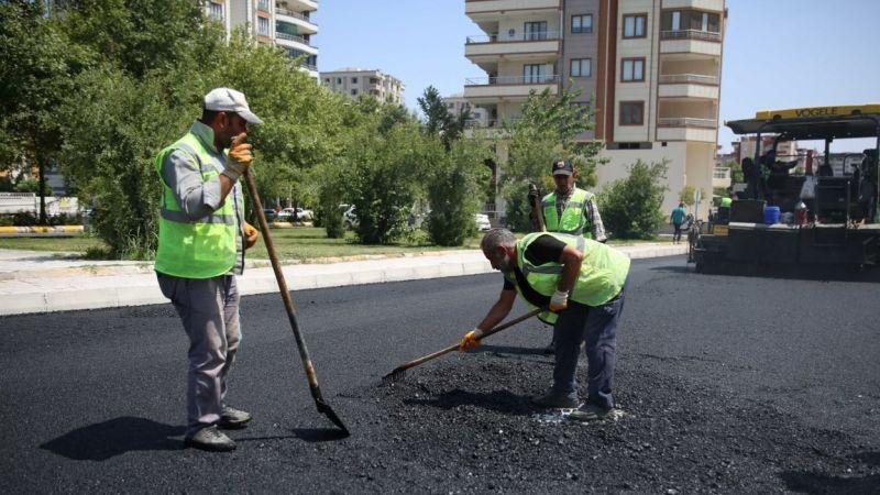 Karaköprü Belediyesi asfaltta vites yükseltti