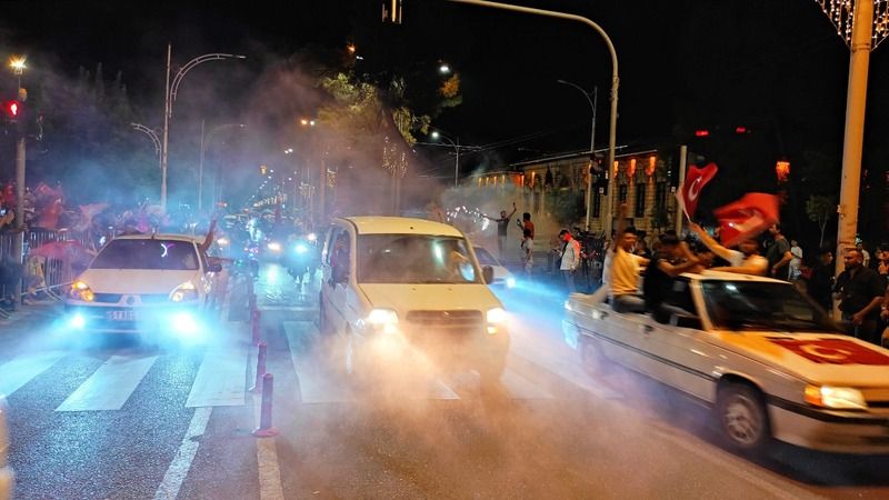 Erdoğan'ın zaferi Şanlıurfa'da coşkuyla kutlandı