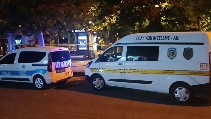 Kimlik kontrolü yapılan şahıstan bekçilere bıçaklı saldırı