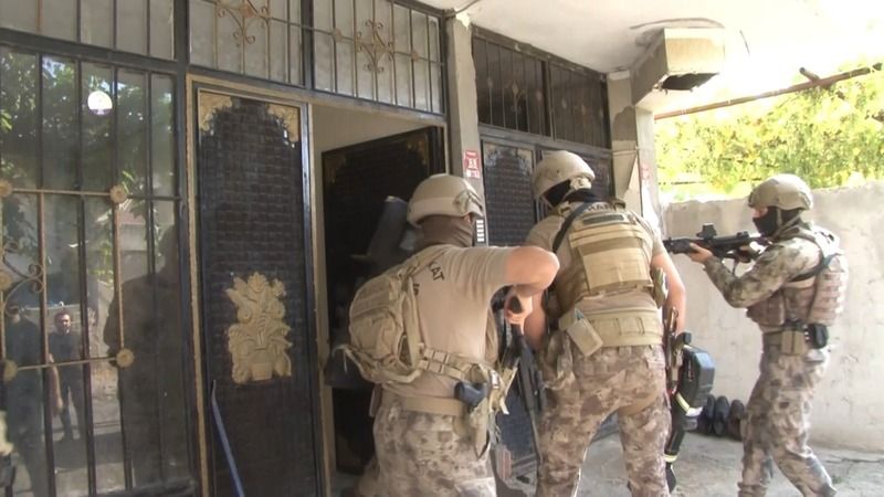 Aranan şahıslara yönelik operasyonda 5 kişi yakalandı