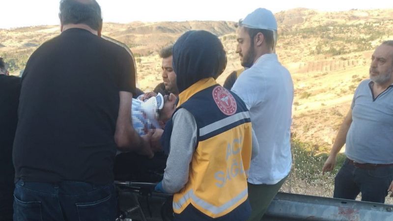 Kontrolden çıkan minibüs takla attı: 7 yaralı