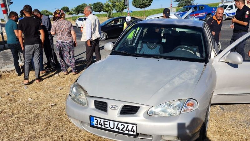 İki otomobil çarpıştı: 2 yaralı
