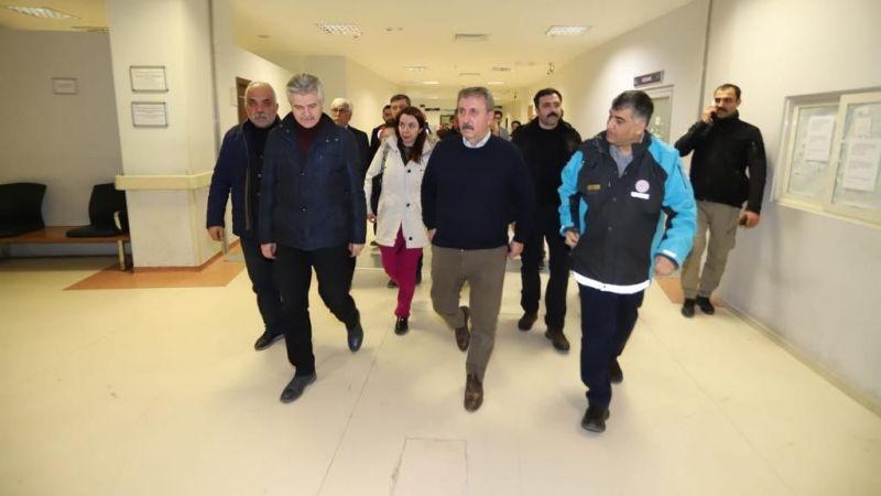 Desteci, Urfa'da depremzedeleri ziyaret etti