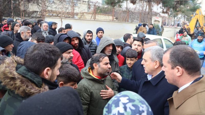Beyazgül depremzedelerle tek tek ilgilendi