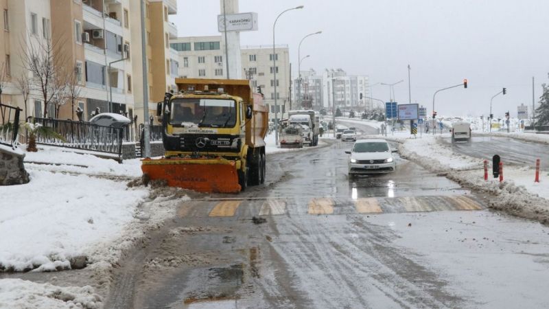 Karla mücadelede çalışmaları devam ediyor
