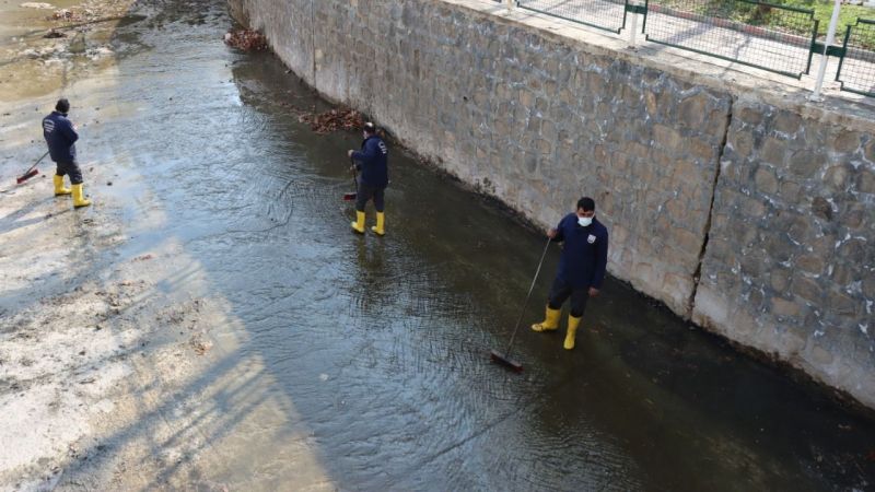 Urfa’da derelerde temizlik çalışması sürüyor