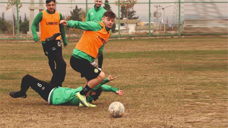 Eski Urfaspor'lu yeni kulübüne imza attı