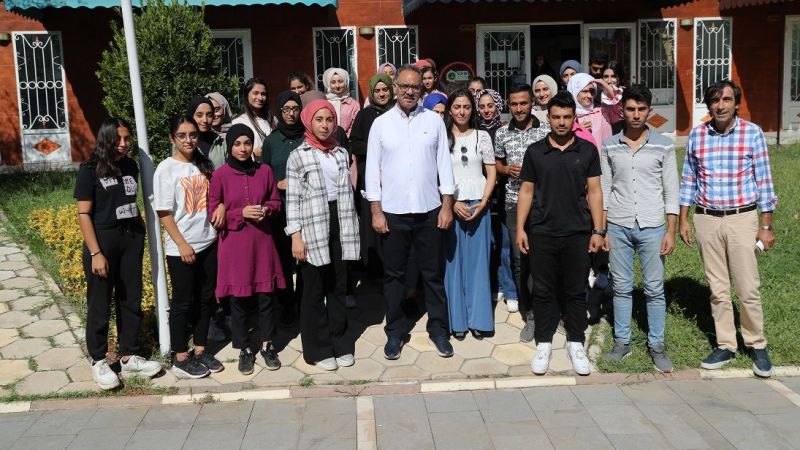 Kuş öğrencilere seslendi: "Her zaman yanınızda olacağım"