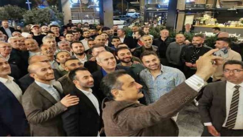 Faruk Çelik'i 500 araç karşıladı