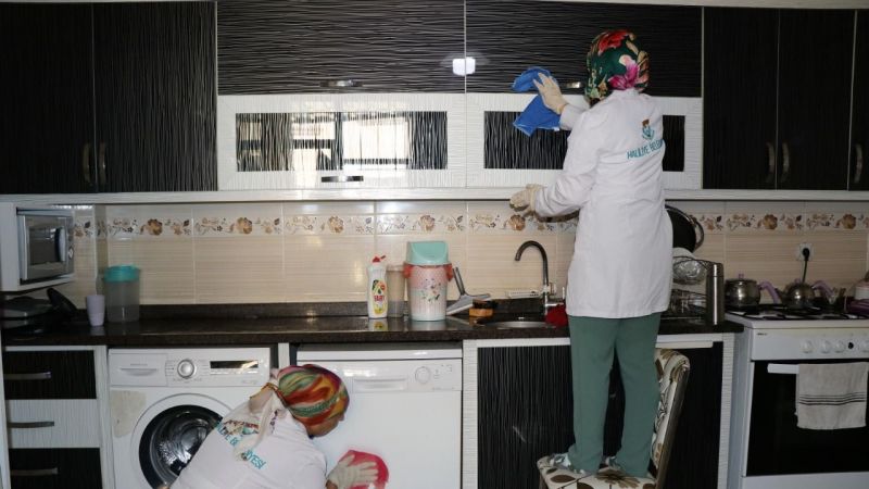 Evde bakım hizmetiyle hayata tutunuyorlar