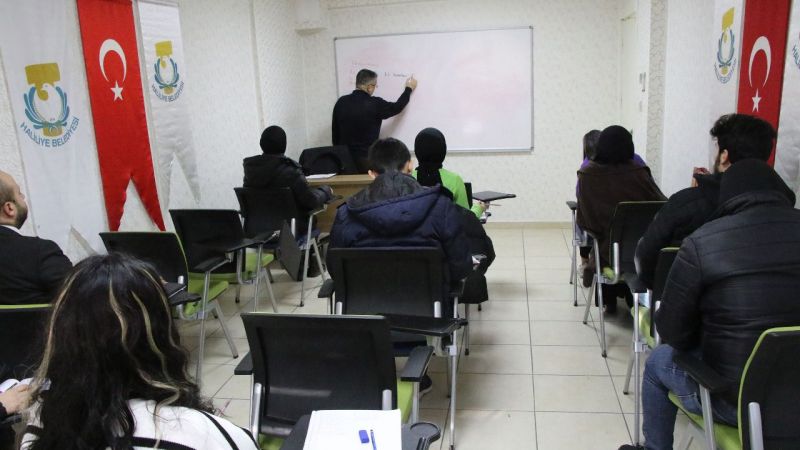 Haliliye’den gençlere bilgisayar ve ingilizce kursu