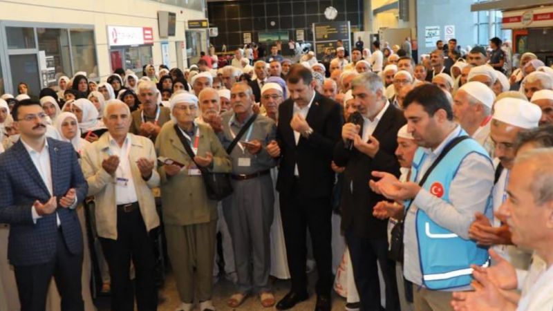 İlk hacı kafilesi Urfa’dan uğurlandı