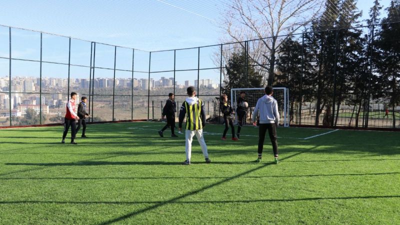 Esentepe'de gençler semt sahasına kavuştu