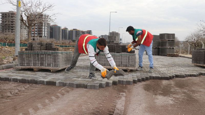 Mehmetçik'te yeni yollar döşeniyor