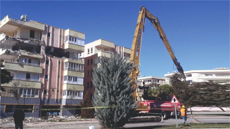 Urfa'da yıkımlara o binalarından başlandı