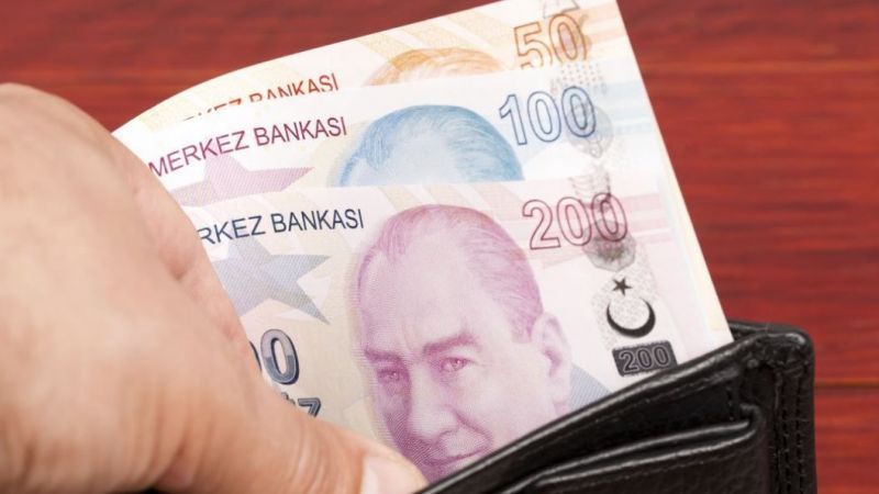 Emeklilerin maaş ve ikramiyeleri ödenmeye başladı