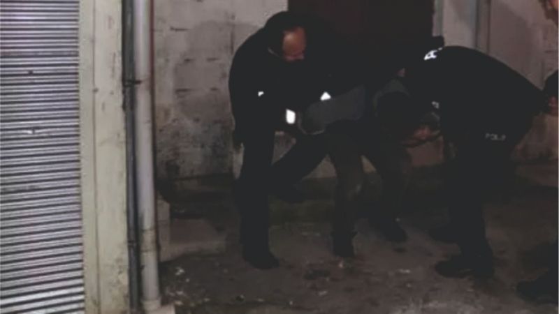 Polisi alarma geçirmişlerdi! yakayı ele verdiler