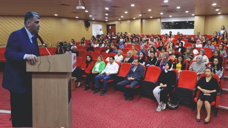 Bebeğe ilk eli değen ebeler eğitim aldı