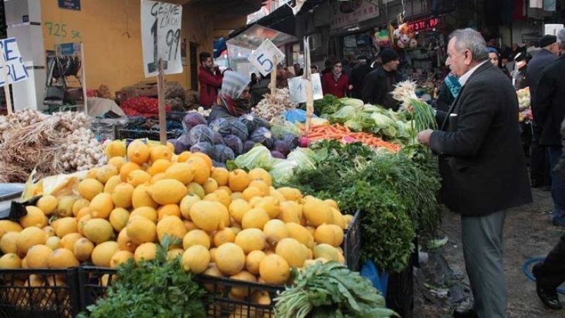"2023'de enflasyon düşecek, hayat pahalı kalacak"