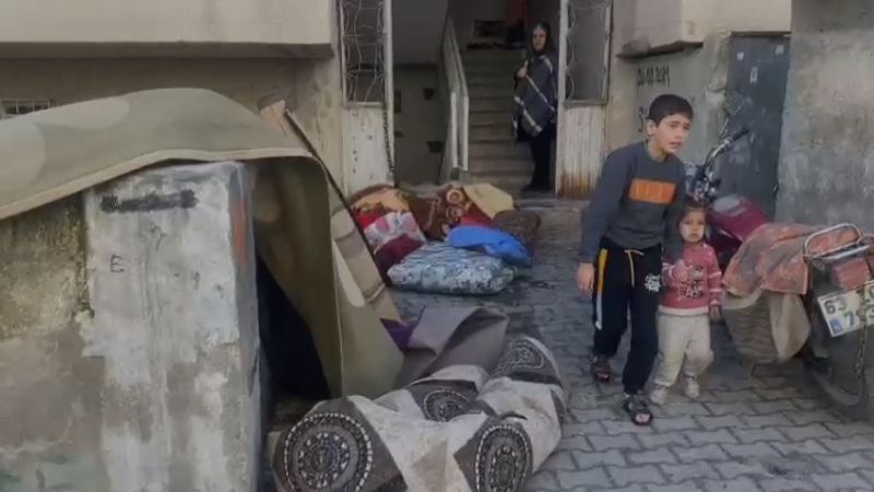 Suriyeli kadının 4 çocuğuyla yaşam mücadelesi