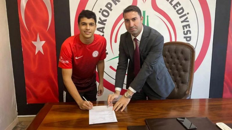 Karaköprü'de bir transfer daha